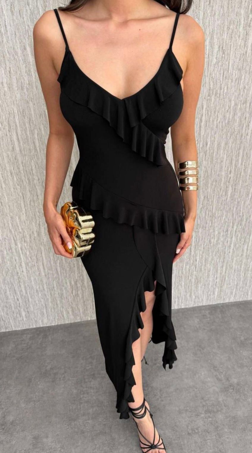 V Yaka fırfırlı elbise