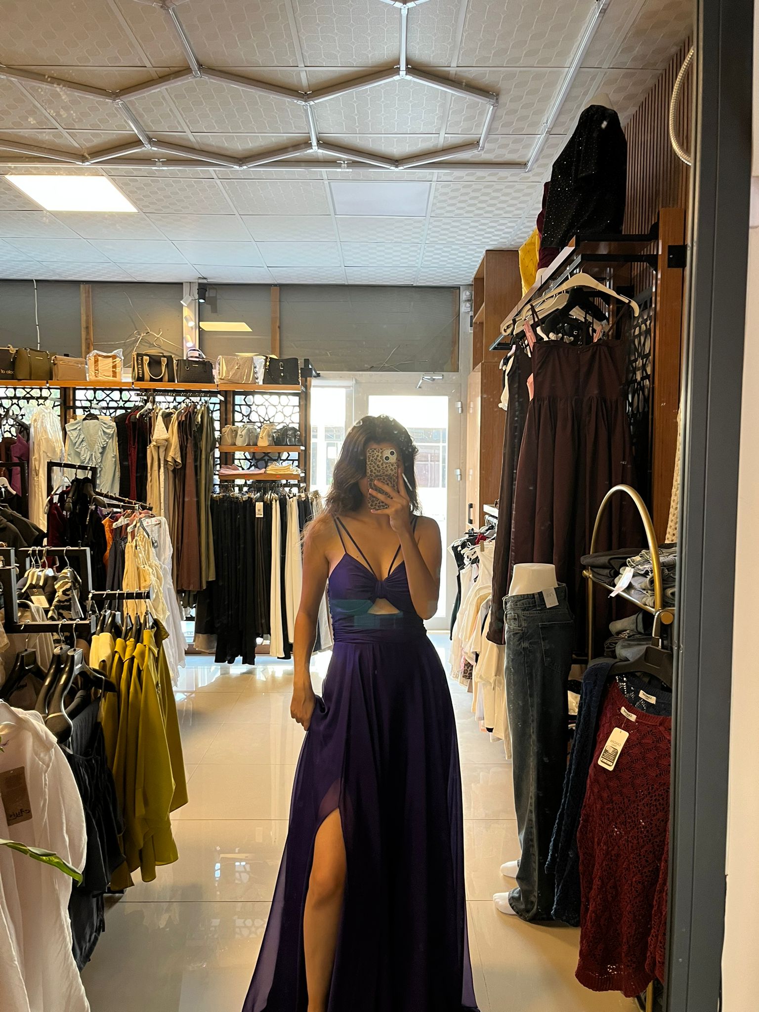 pencere detaylı mor abiye