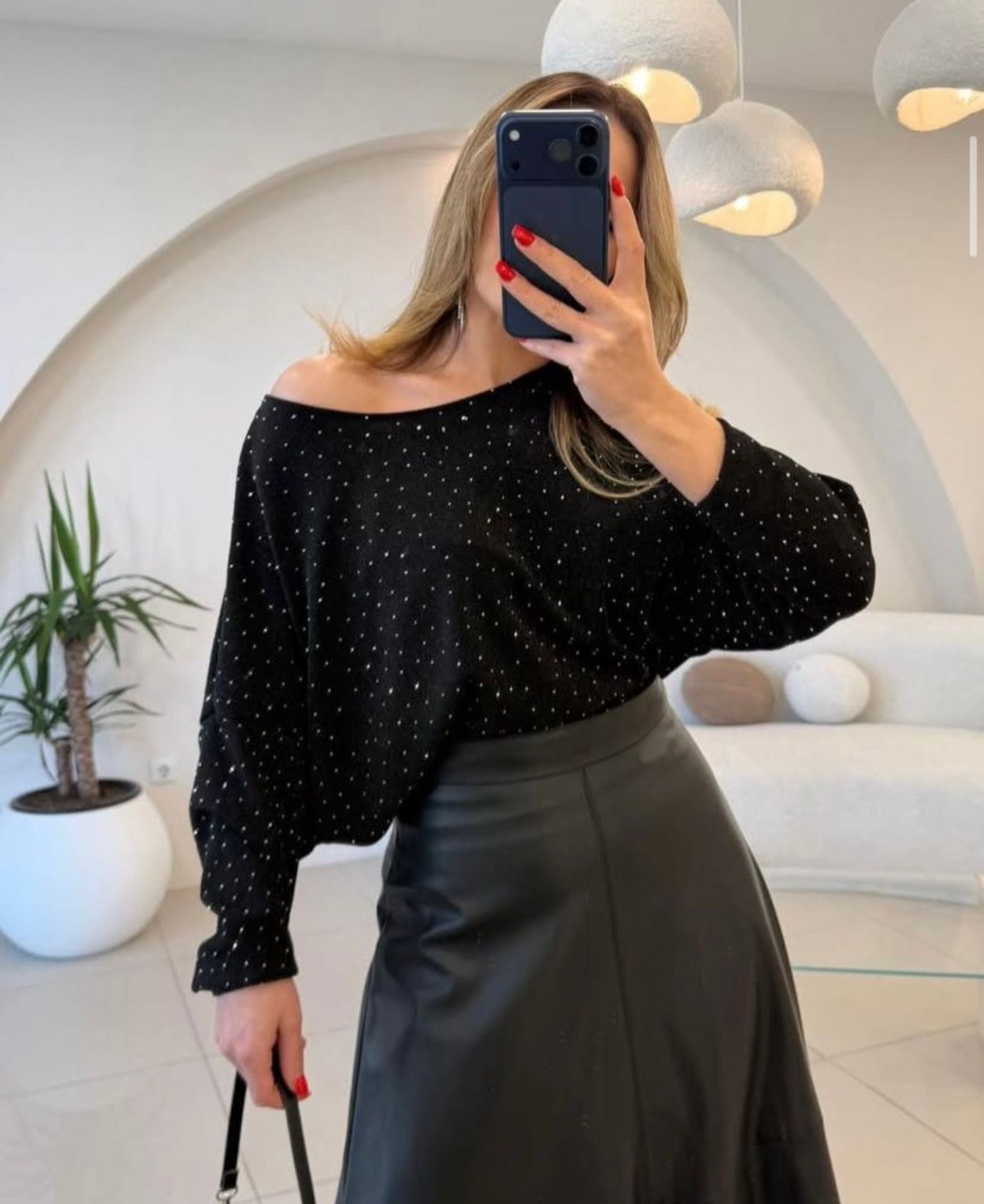 Taşlı kayık yaka bluz